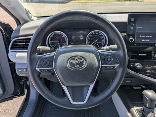 2022 Toyota Camry Hybrid XLE