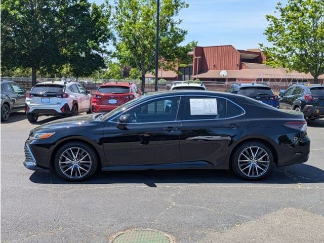 2022 Toyota Camry Hybrid XLE