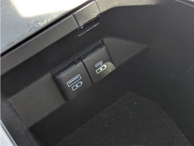 2022 Toyota Camry Hybrid XLE