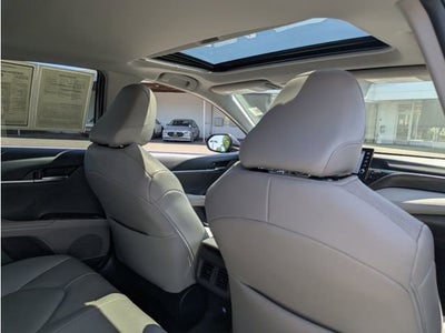 2022 Toyota Camry Hybrid XLE