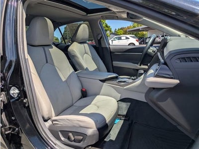 2022 Toyota Camry Hybrid XLE