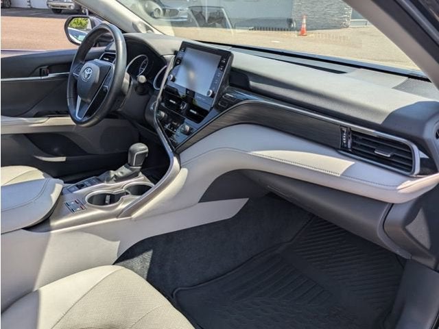 2022 Toyota Camry Hybrid XLE