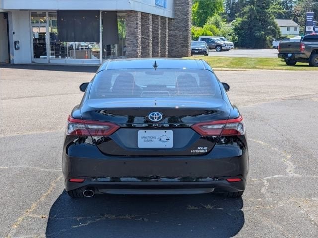 2022 Toyota Camry Hybrid XLE