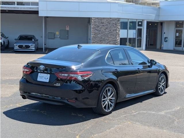 2022 Toyota Camry Hybrid XLE