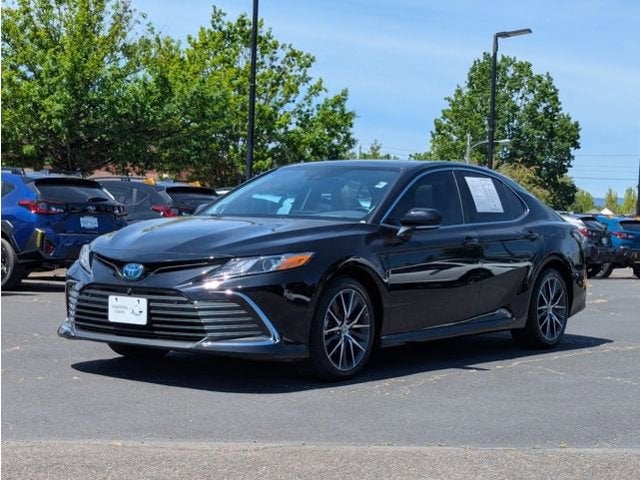2022 Toyota Camry Hybrid XLE