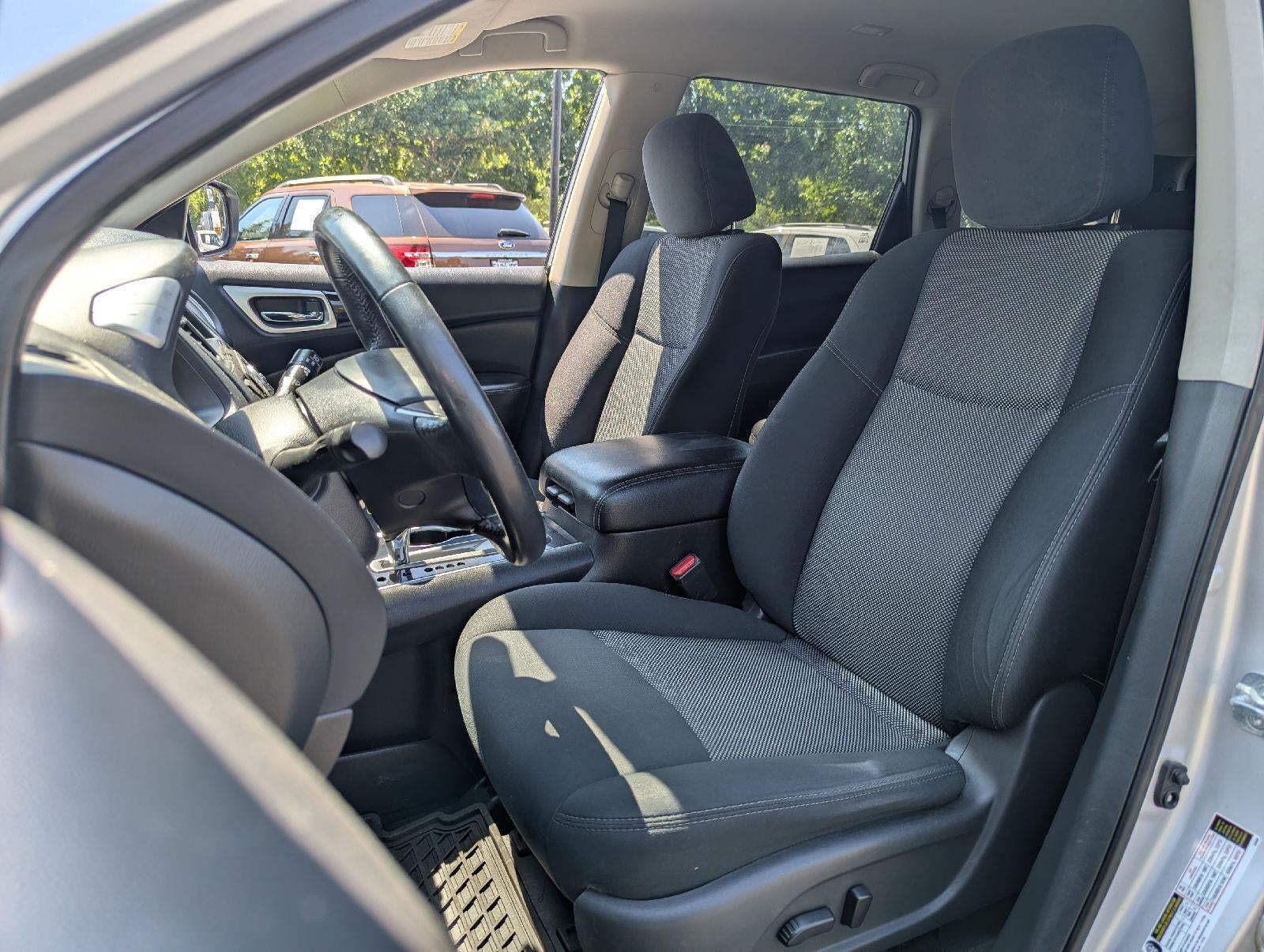 2019 Nissan Pathfinder SV