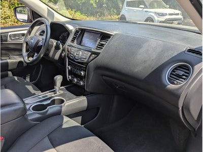 2019 Nissan Pathfinder SV