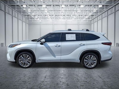 2024 Toyota Highlander Hybrid Platinum