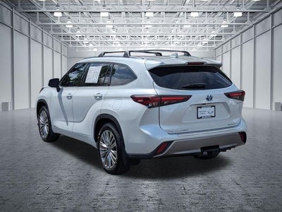 2024 Toyota Highlander Hybrid Platinum