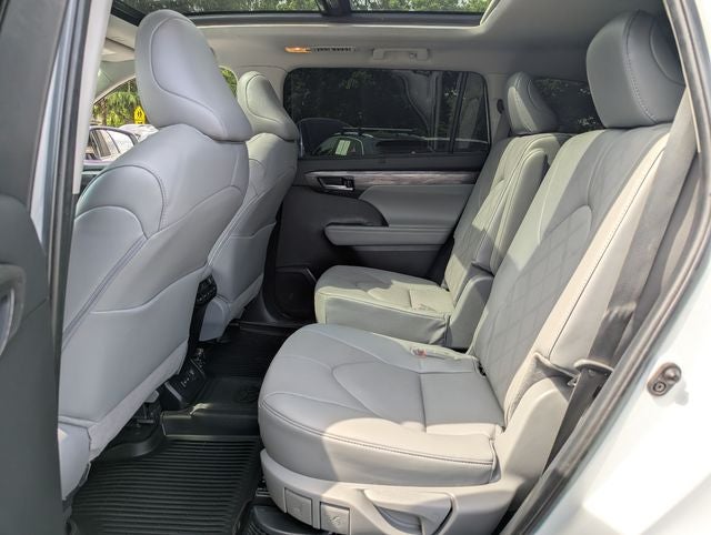 2024 Toyota Highlander Hybrid Platinum