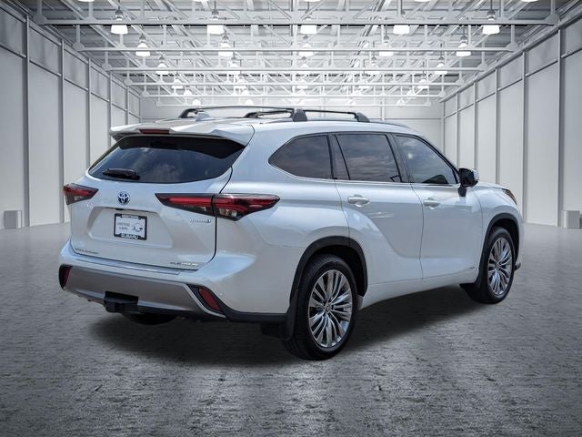 2024 Toyota Highlander Hybrid Platinum