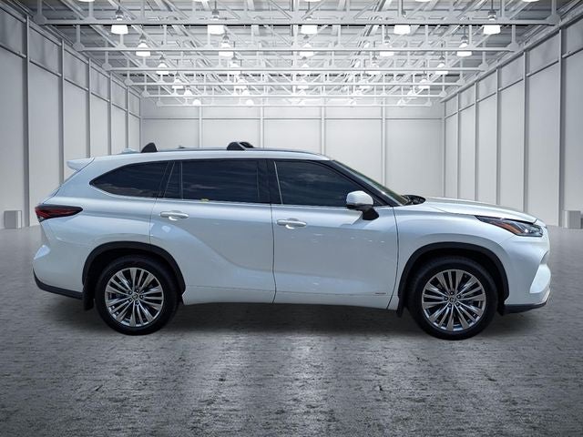 2024 Toyota Highlander Hybrid Platinum