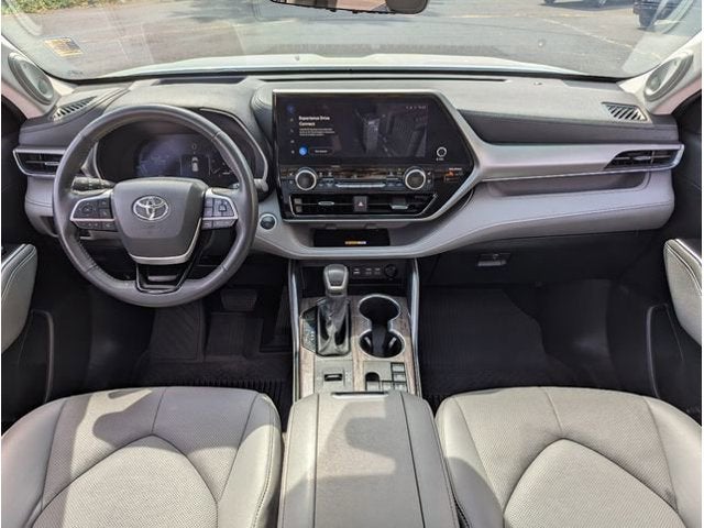 2024 Toyota Highlander Hybrid Platinum