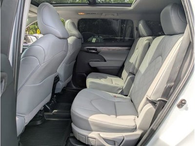 2024 Toyota Highlander Hybrid Platinum