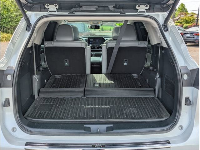 2024 Toyota Highlander Hybrid Platinum