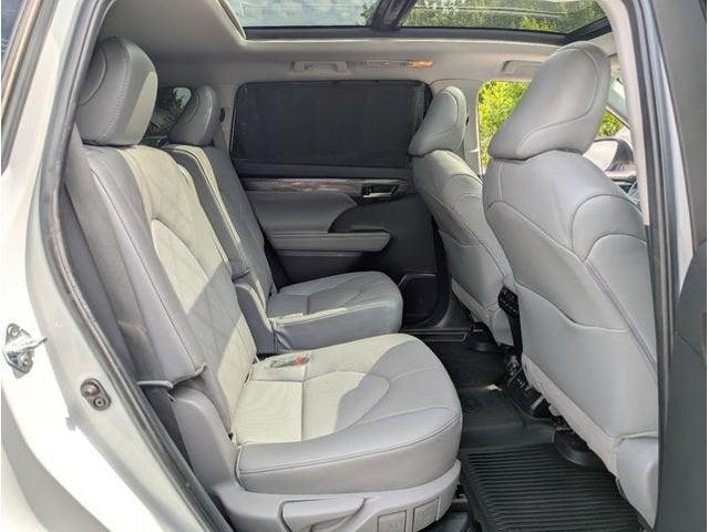 2024 Toyota Highlander Hybrid Platinum