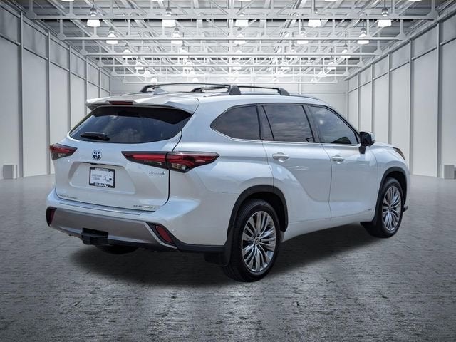 2024 Toyota Highlander Hybrid Platinum