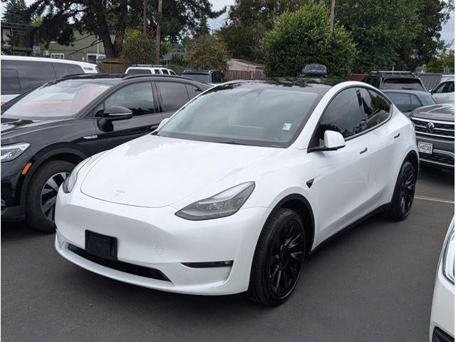 2023 Tesla Model Y Long Range
