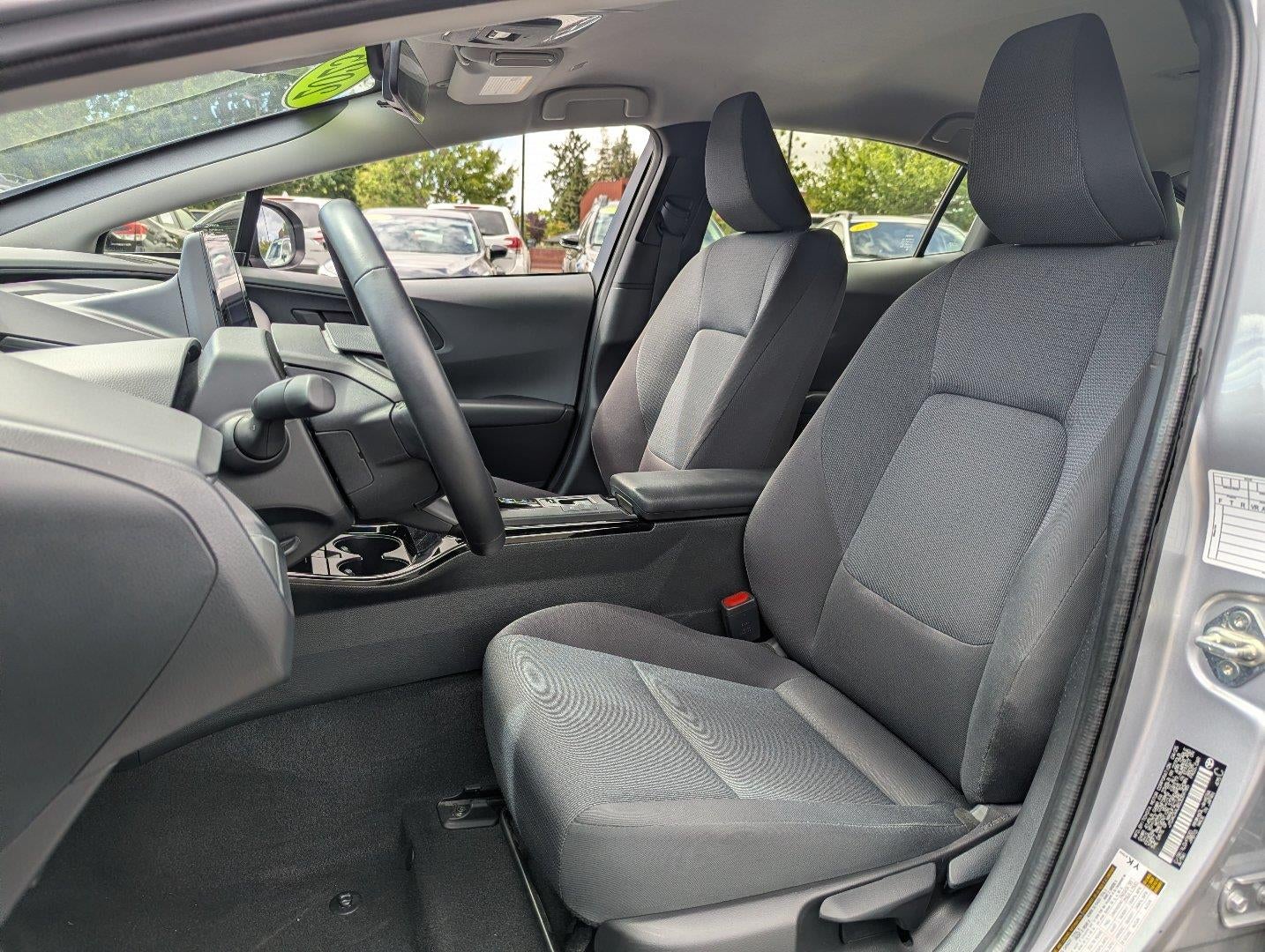 2025 Toyota Prius LE