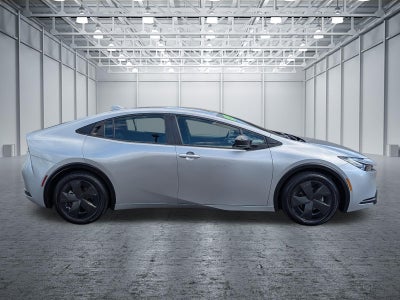 2025 Toyota Prius LE