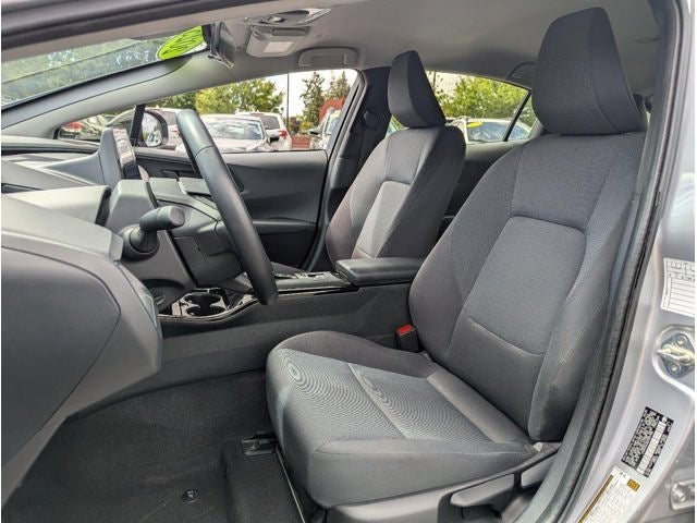 2025 Toyota Prius LE